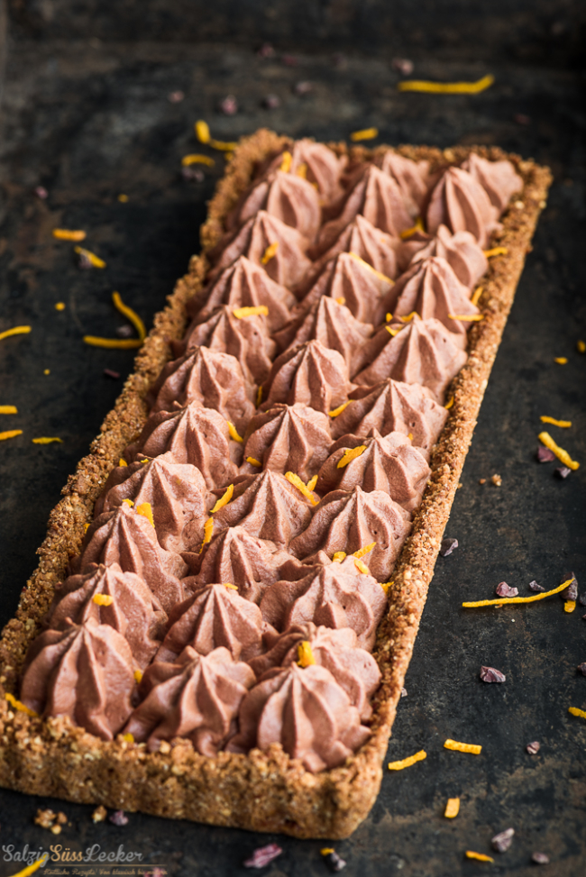 Schokomousse-Tarte mit Blutorangen und Tonkabohneneis - Salzig, Süß und Lecker