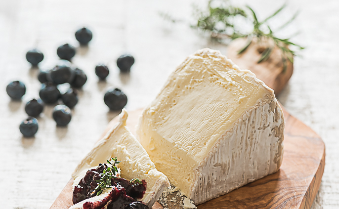 Blaubeer-Chutney mit leckerem Weichkäse - Salzig, Süß und Lecker