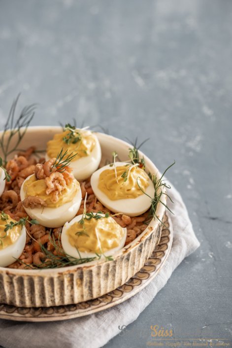 Nordseekrabben und zweierlei gefüllte Eier - Salzig, Süß und Lecker