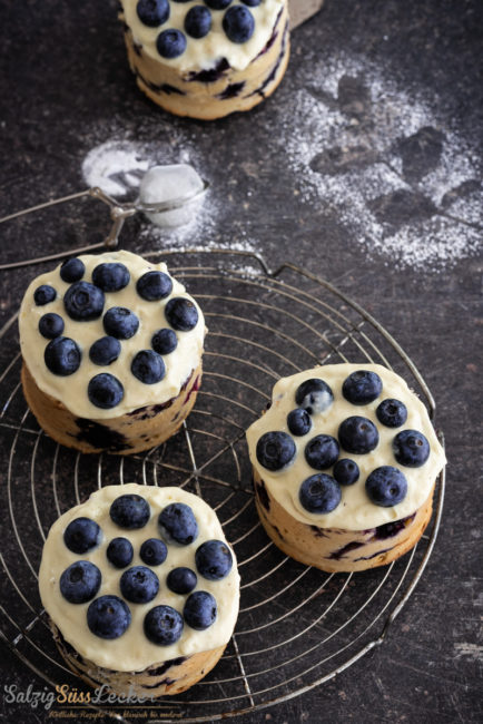 Triple Blueberry Muffin Cake (8 von 12)