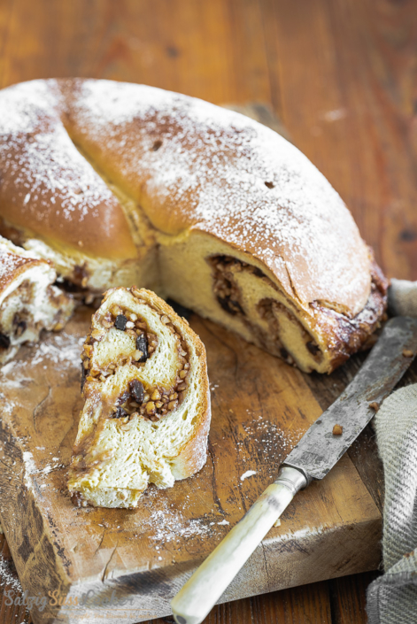 Kärntner Reindling - im Römertopf gebacken - Salzig, Süß und Lecker