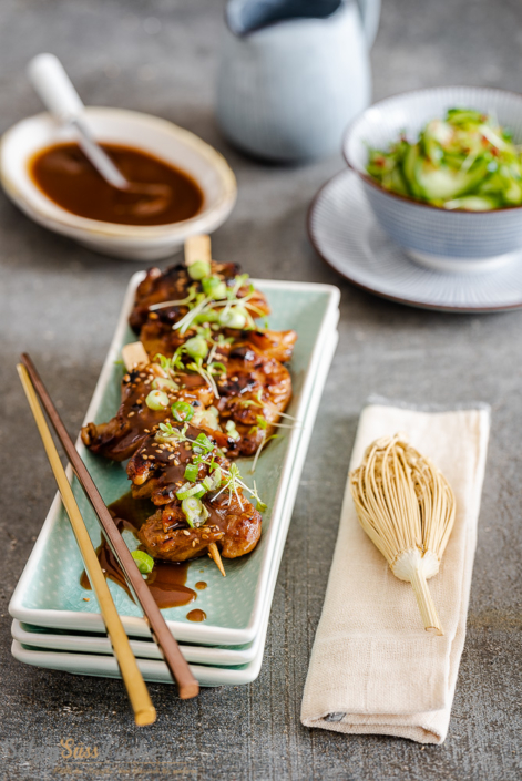 Yakitori mit Sunomono - japanische Geflügel-Spießchen - Salzig, Süß und ...