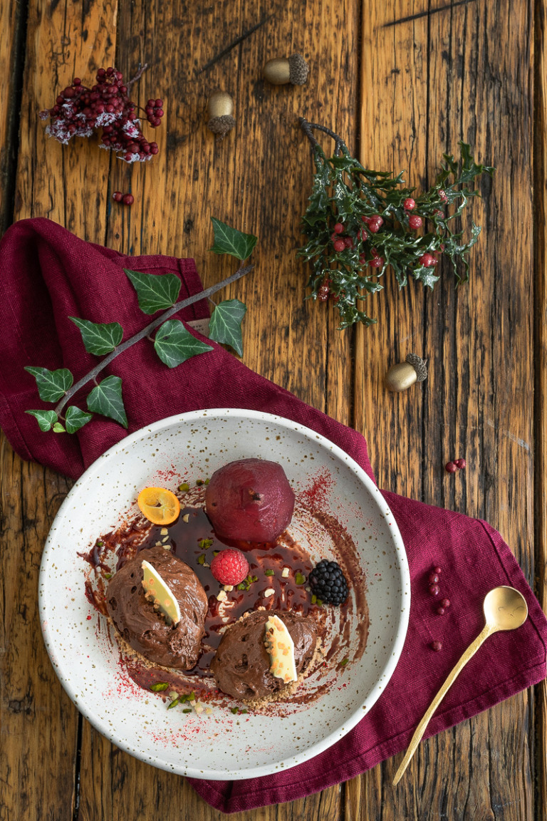Dessert Rezept - Rotweinbirnen mit Cremoso von der Zartbitterschokolade ...