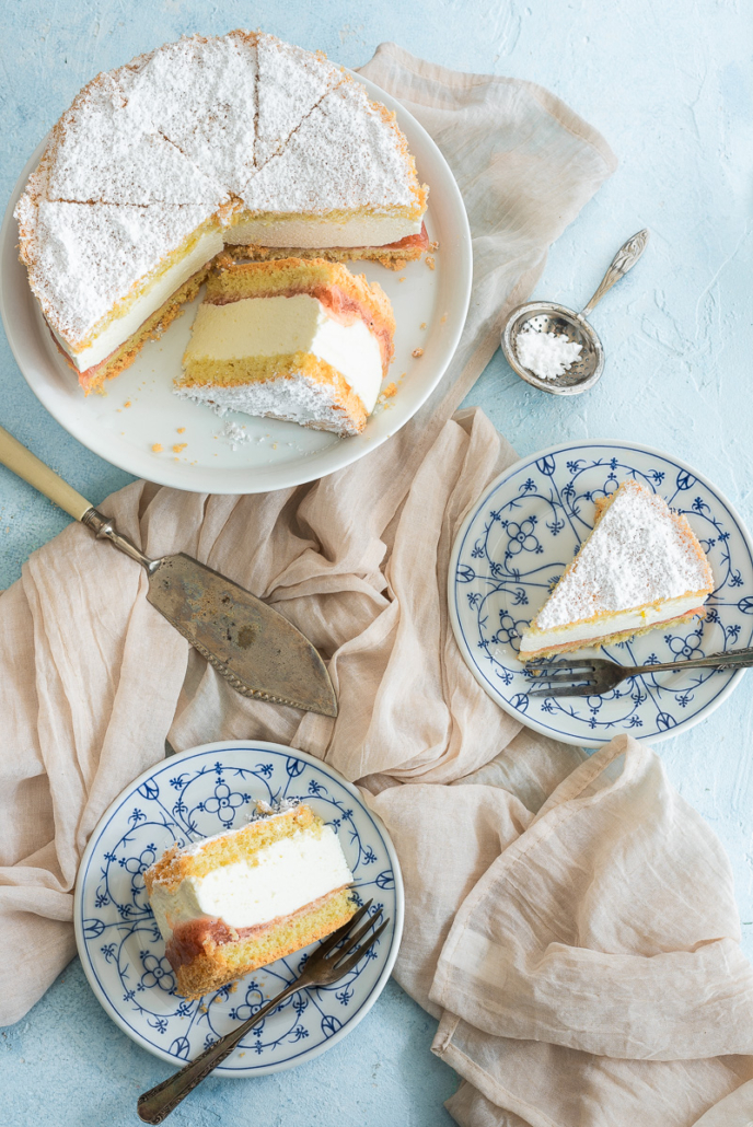 Käse Sahne Torte mit Rhabarbercreme Rezept - Salzig, Süß und Lecker