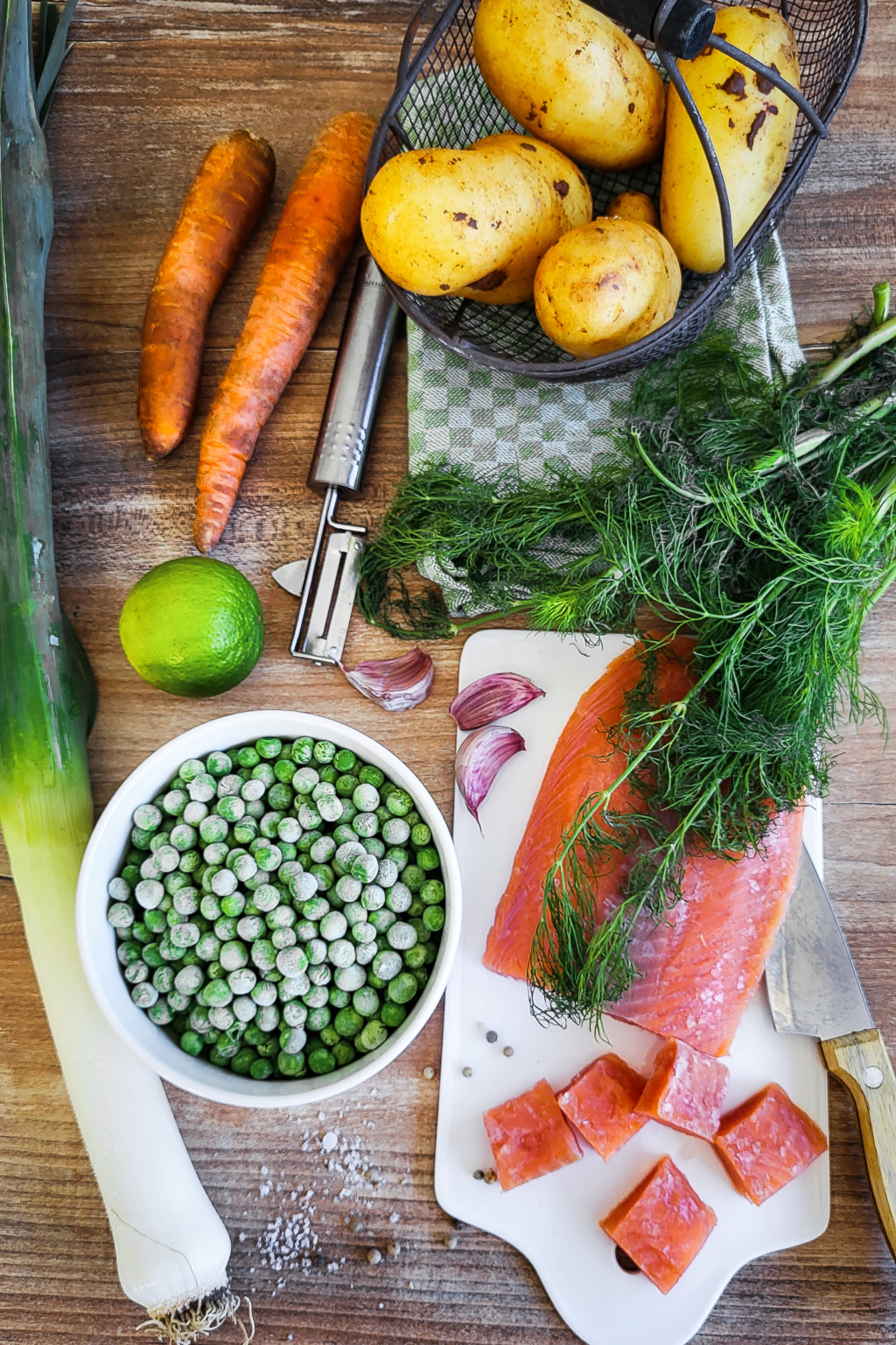 Schnelle Schwedische Sommersuppe mit Lachs - Salzig, Süß und Lecker