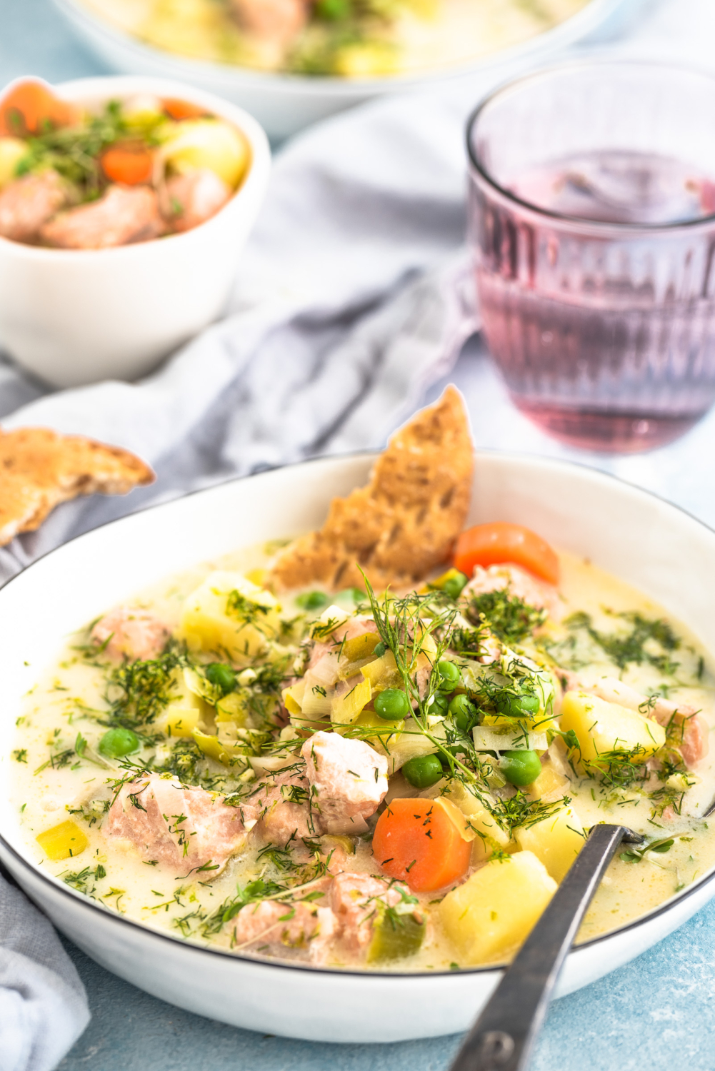 Schnelle Schwedische Sommersuppe mit Lachs - Salzig, Süß und Lecker