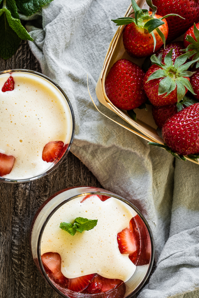 Erdbeerkompott mit Zabaione al Moscato - Salzig, Süß und Lecker Erdbeerkompott mit Zabaione al Moscato - Salzig, Süß und Lecker