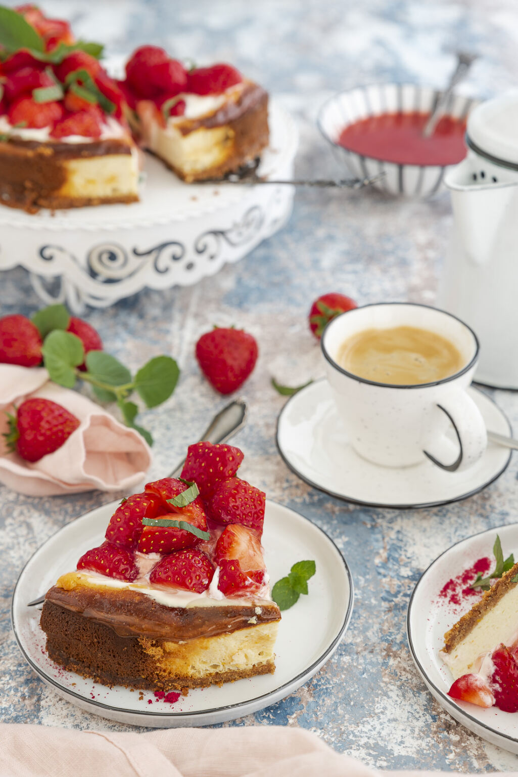 Ricotta Cheesecake mit Erdbeeren - Salzig, Süß und Lecker Ricotta Cheesecake mit Erdbeeren - Salzig, Süß und Lecker
