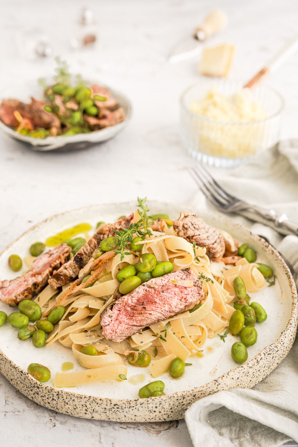 Pasta mit Steakstreifen und Edamame - Salzig, Süß und Lecker