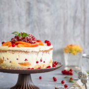 Aprikosen-Sahnequark-Torte Rezept