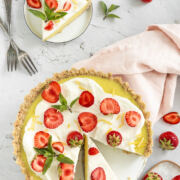 No-Bake Zitronen-Tarte mit Erdbeeren