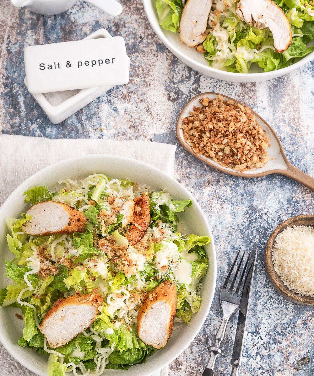 Caesar Salad mit Chicken und Mie-Nudeln