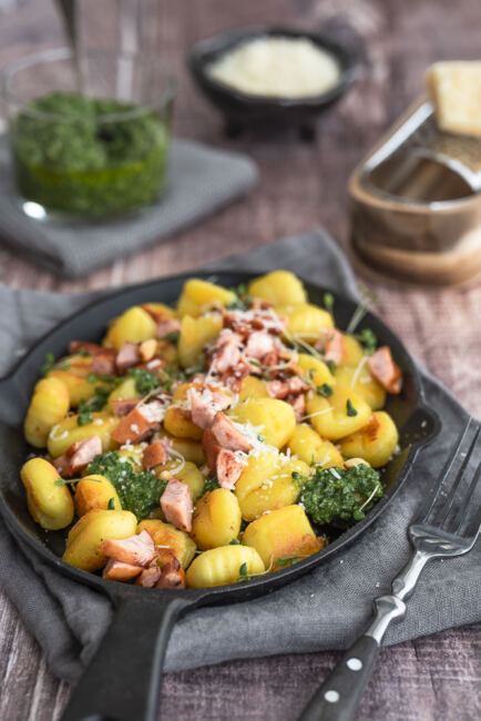 Gnocchi mit herzhaftem Grünkohlpesto