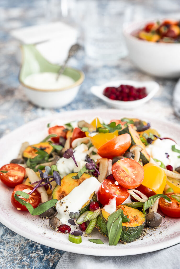 Leichter Frühlingssalat mit Tomaten - Salzig, Süß und Lecker