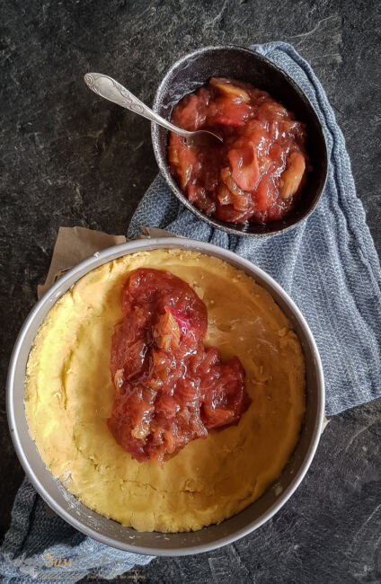 Bretonische Gâteau mit Rhabarber