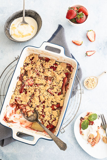 Rezept für Rhabarber Erdbeer Crumble